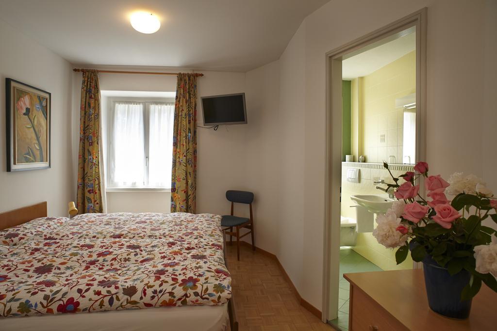 Defanti Otel Lavorgo Oda fotoğraf
